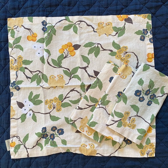 Pottery Barn Other - S/4 Pottery Barn dinner napkins! 🐥🌳